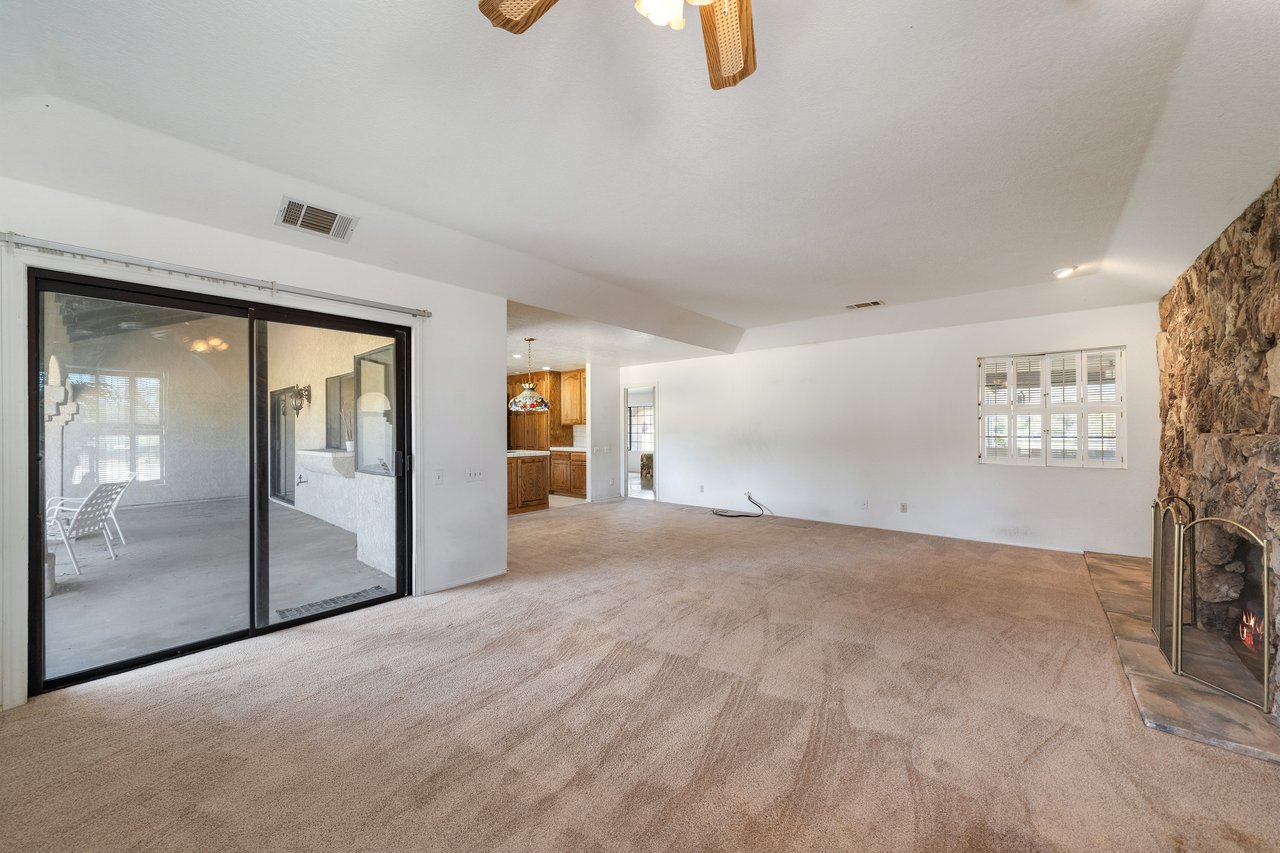 20425 Avenida Castilla
