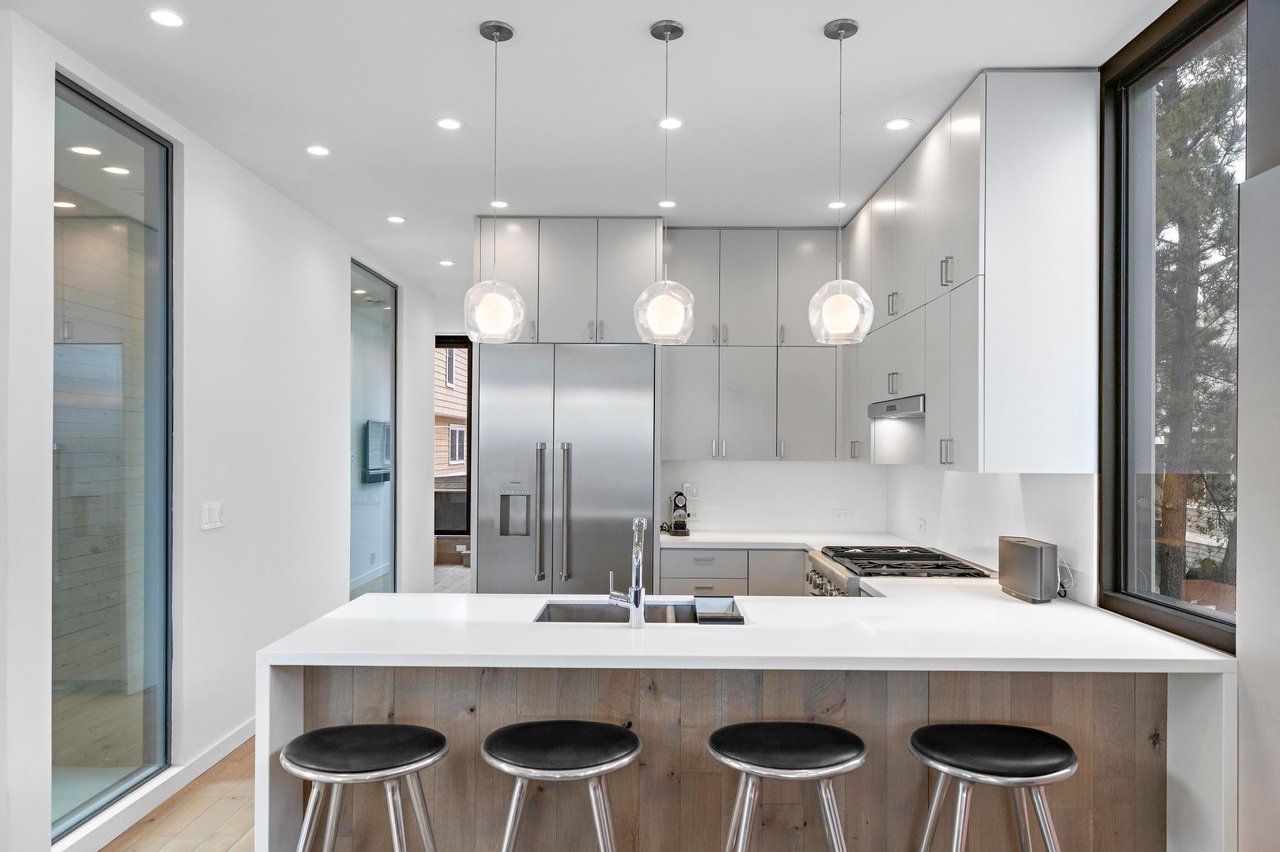 205 Stratford Avenue 