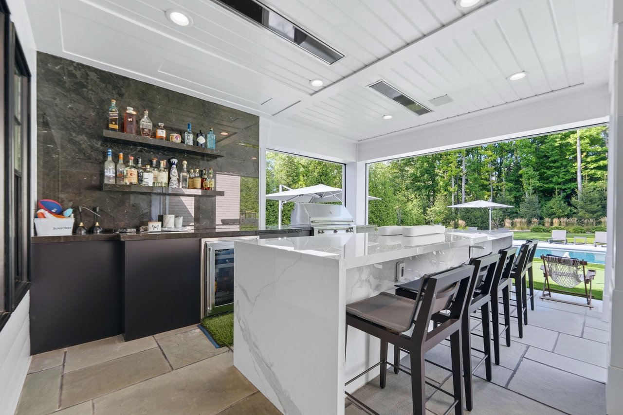 221 Churchill Rd