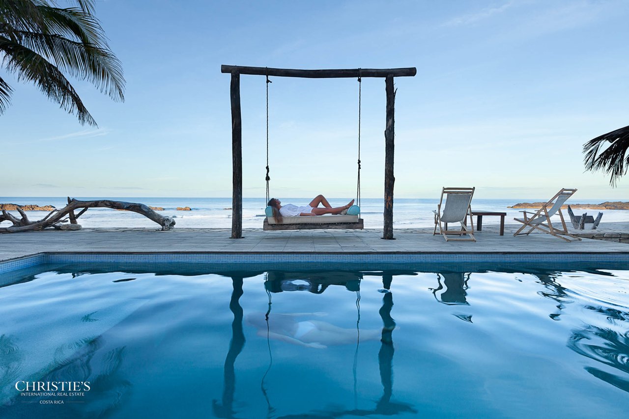 Mandla Boutique Coastal Retreat with World-Class Surf