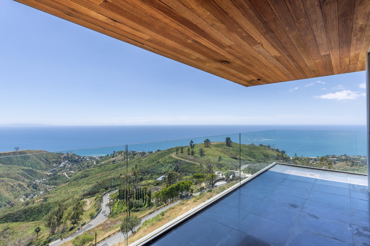 Casa Azure by Oraklus