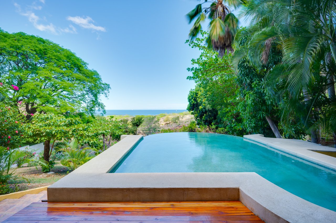 Casa Marazul | Ocean-View 5-Bedroom Home with Guest House & Infinity Pool near Playa Prieta