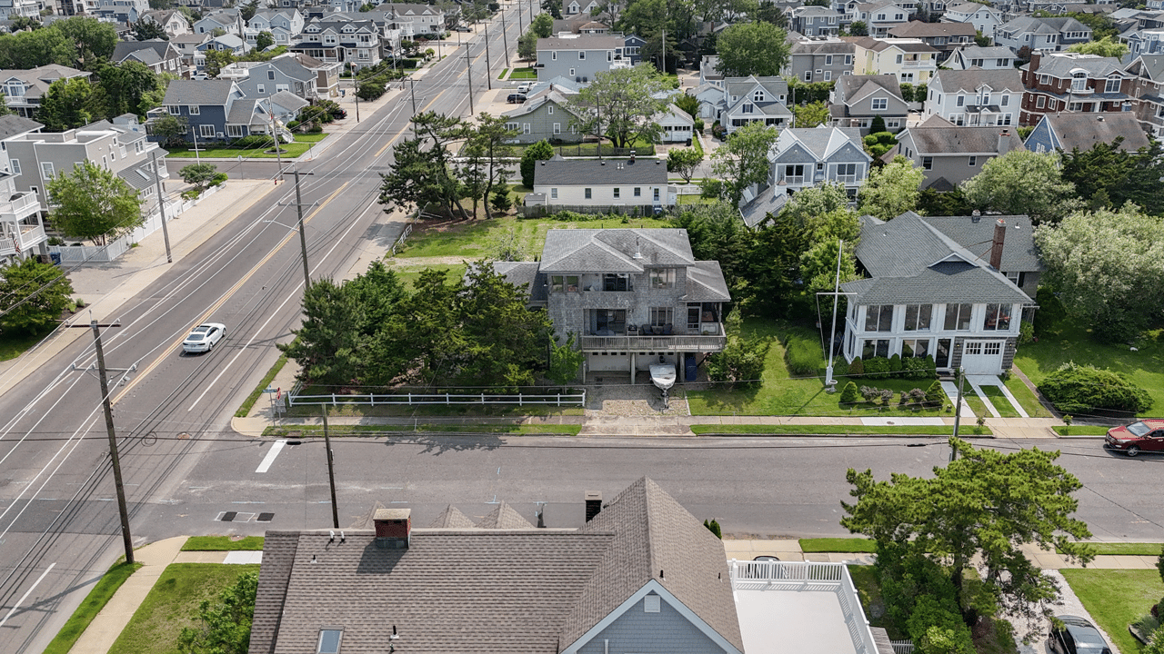 300 Norwood Avenue
