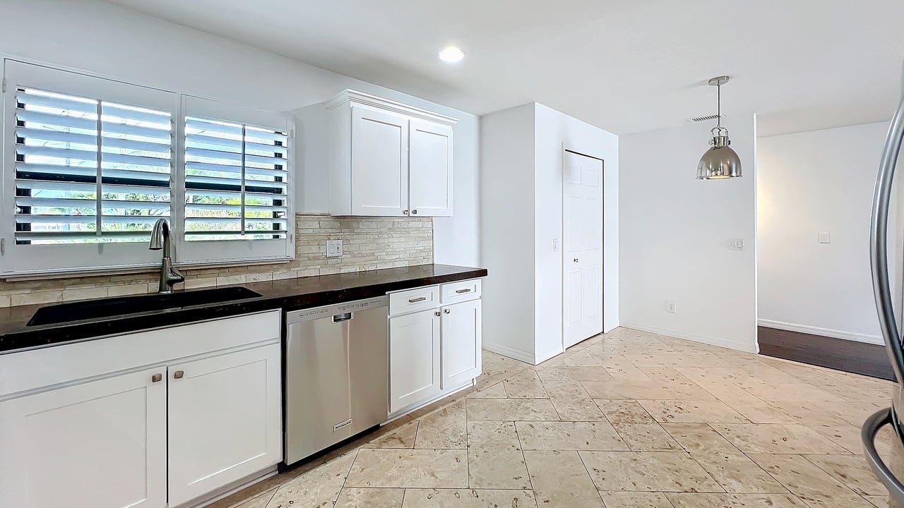 Luxury Lakefront Winter Park Condominium for Lease