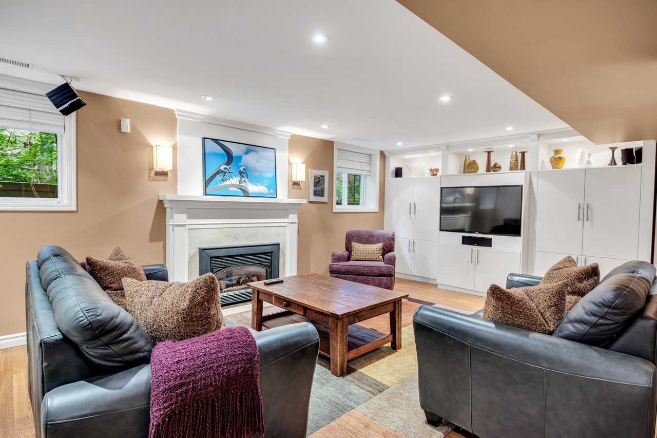 1346 Whiteoaks Avenue, Mississauga