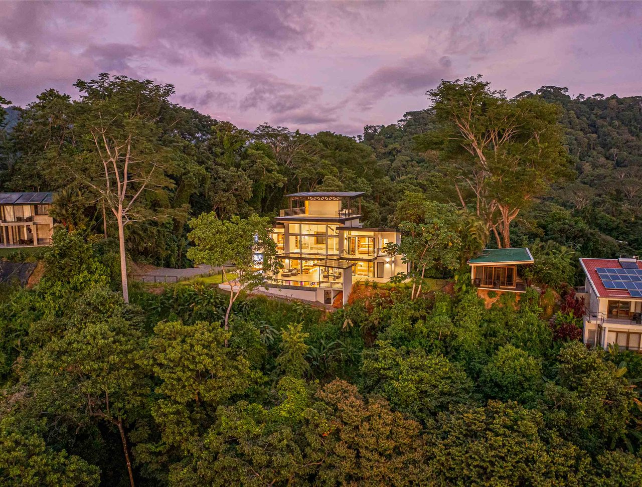 Exclusive Luxury Villa with Infinity Pool