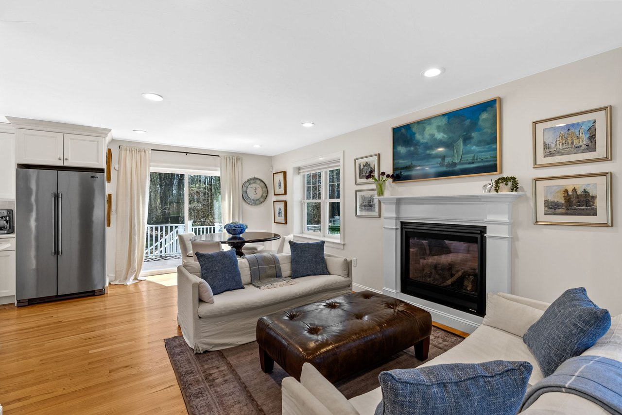 11 Lisa Ln Pembroke, MA 02359