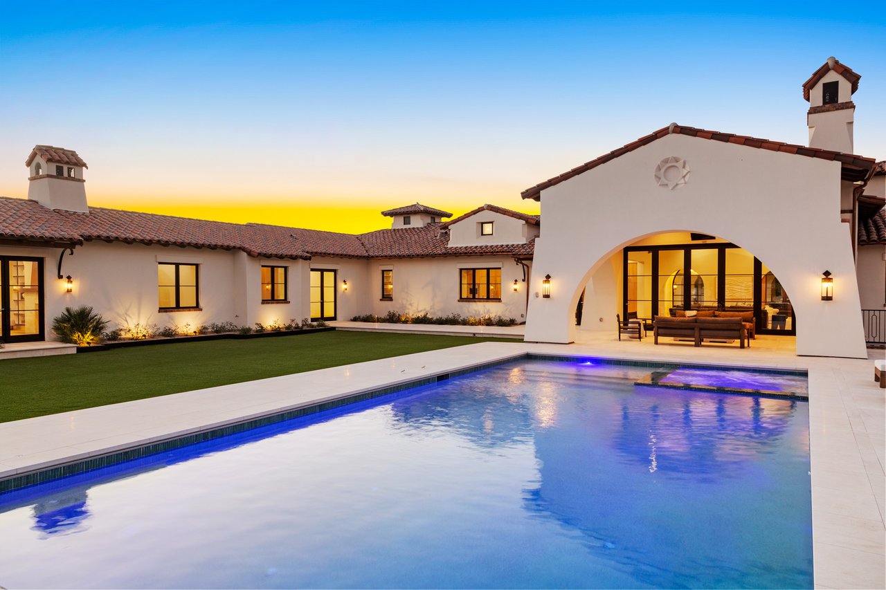 4605 E ROCKRIDGE Road