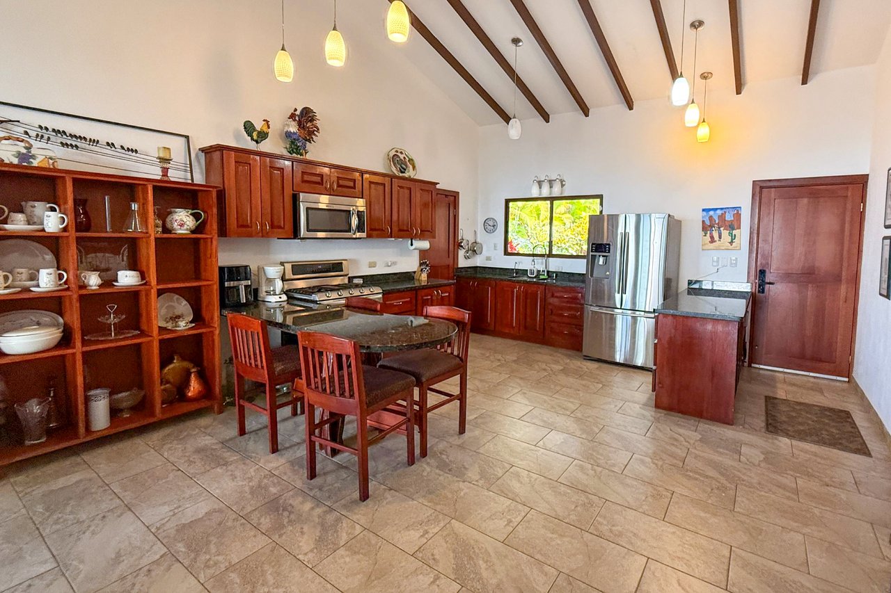 Ocean-View 3-Bedroom Home with 1-Bed Guesthouse, Pool & Spectacular Panoramic Views of Osa Peninsula in Balsar above Ciudad Cortés Costa Rica