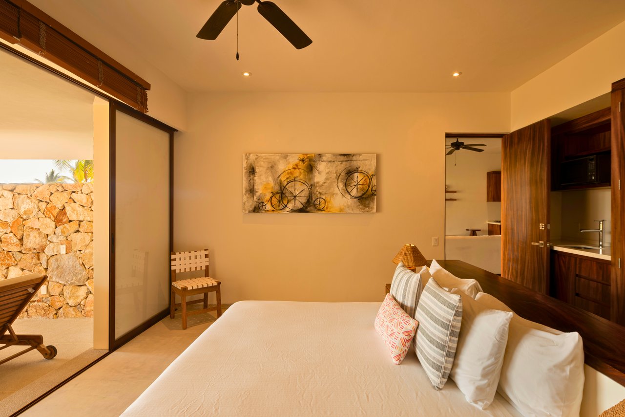 Marea Beachfront Villas H43