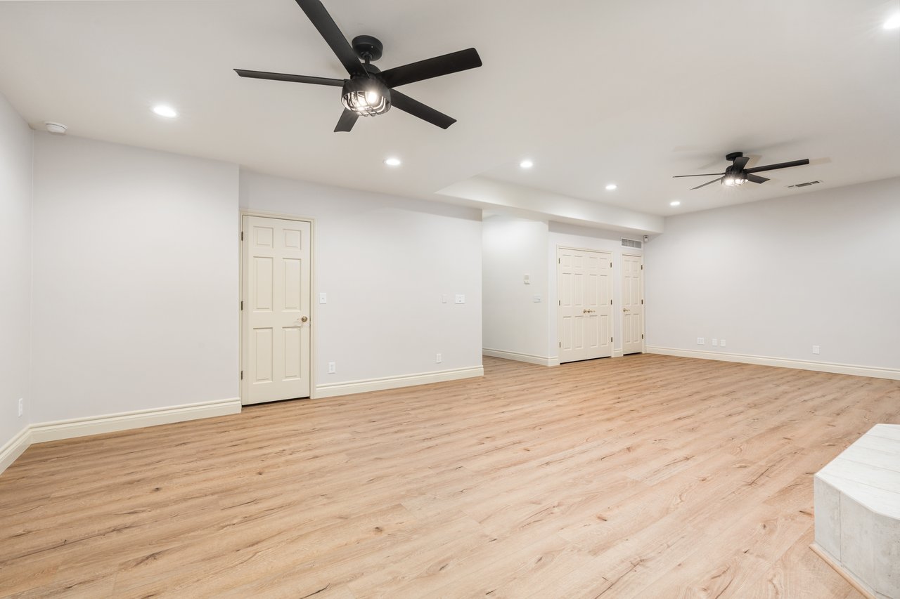 7285 N San Pedro Ave