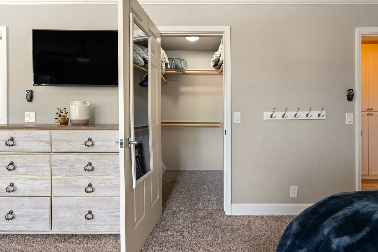 Soak in the View - Dive into Luxury