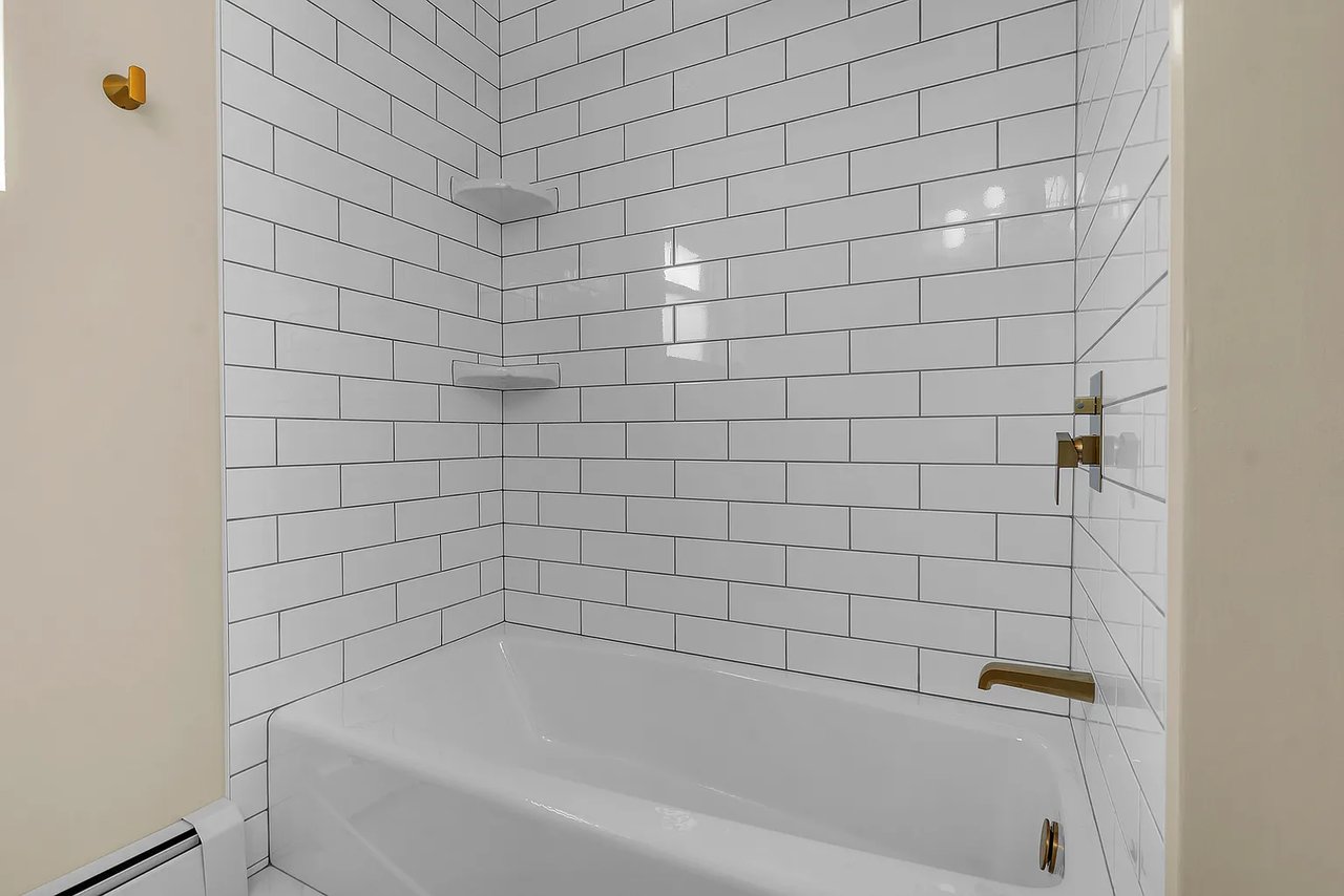 6048 W 79th Street, Burbank, IL