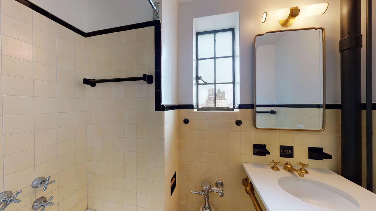 1 Christopher St, #16B