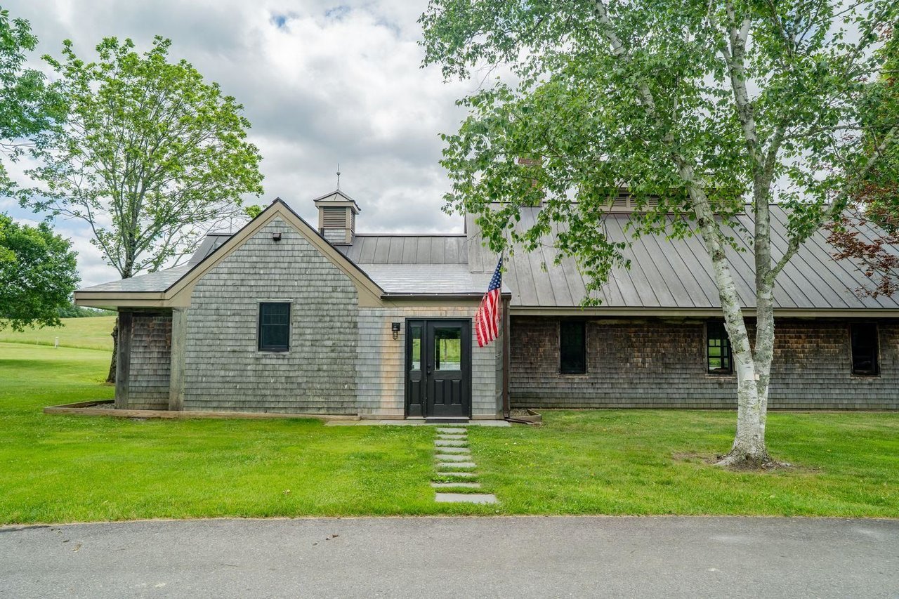 14 Bartlett Rd