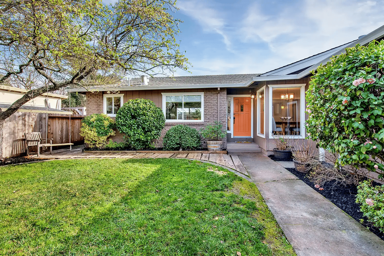 784 Hoen Court