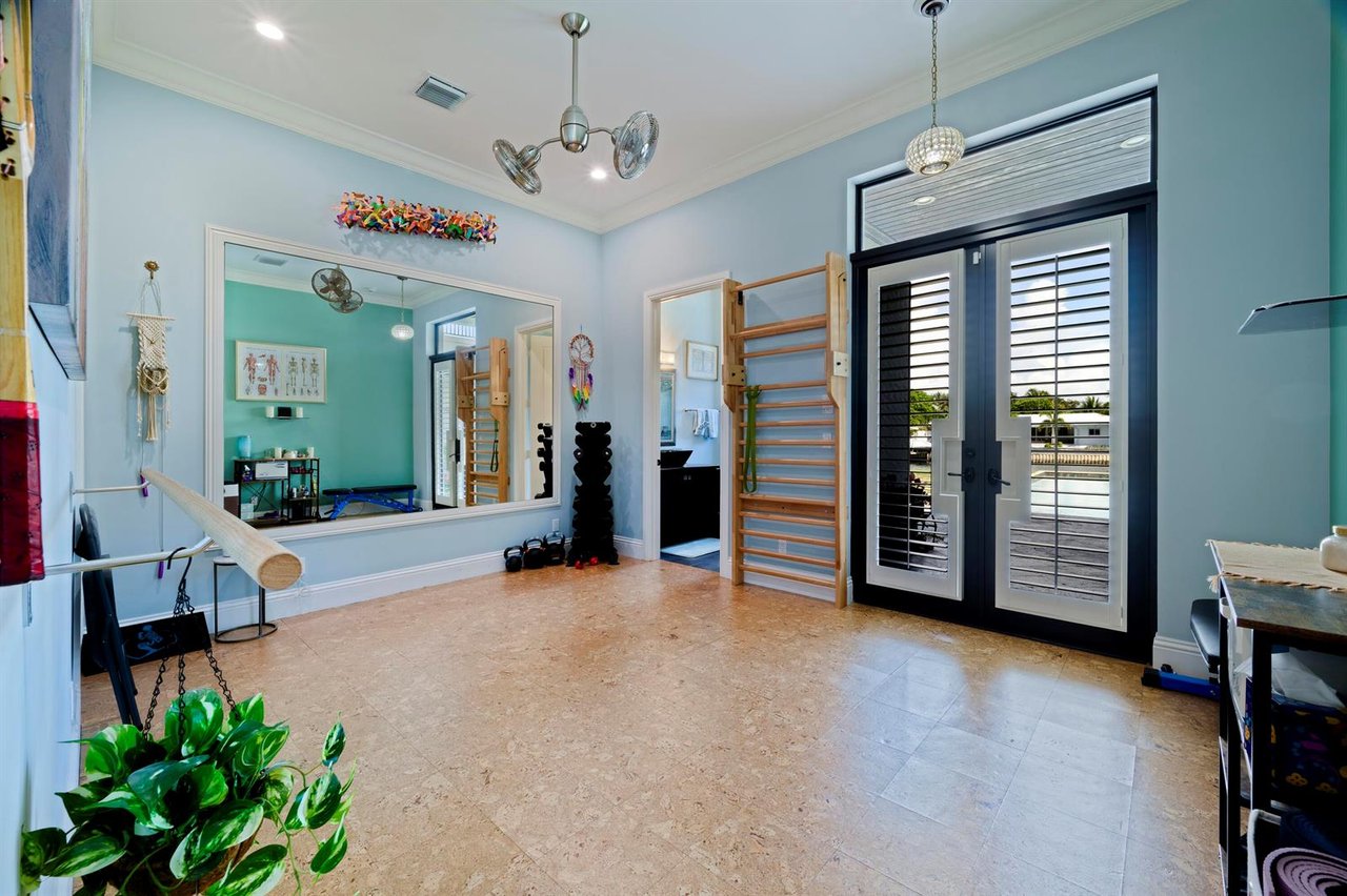 1950 Portage Landing N