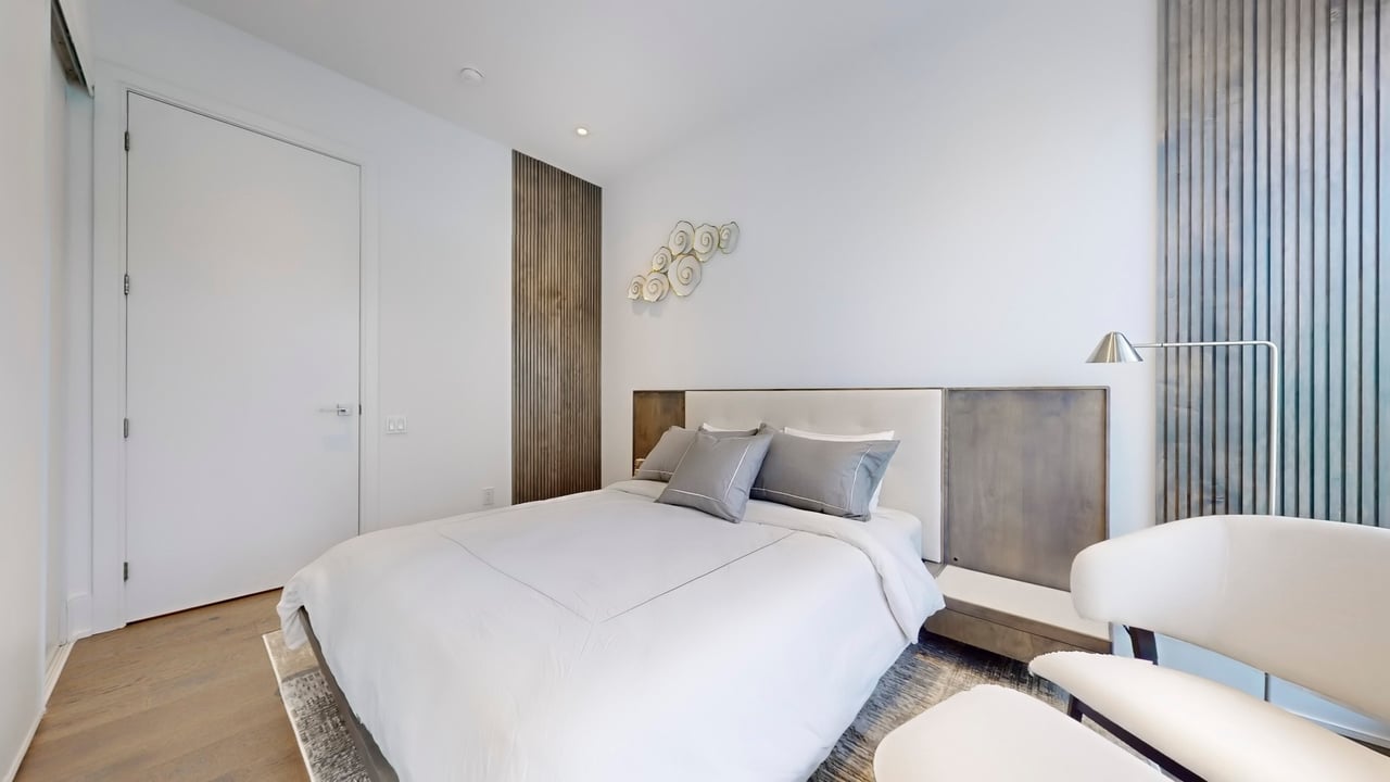 50 Charles St E Suite 5502