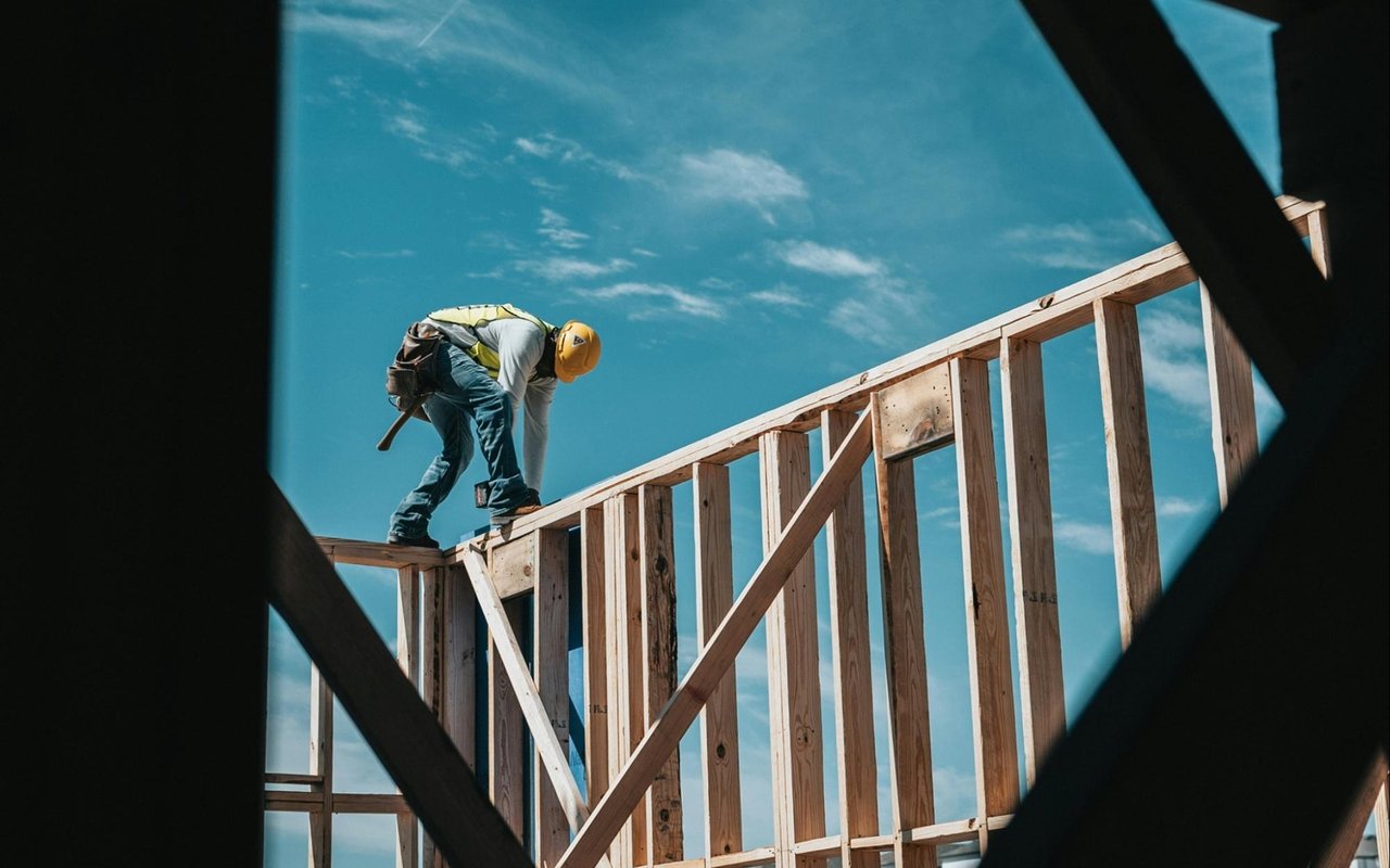 Is Building a Custom Home in Glenbrook Right for You? What to Consider