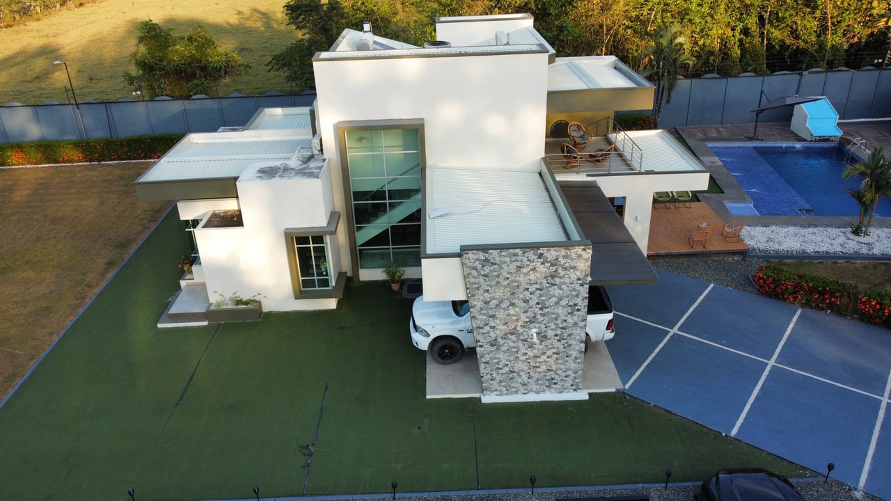 Beautiful house in Residencial Palmas del Sol | Tranquility and style