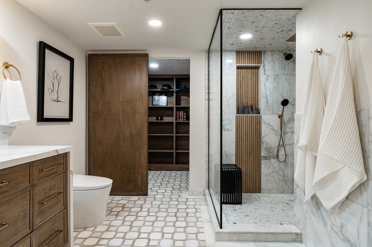 6803 E MAIN Street, 5511