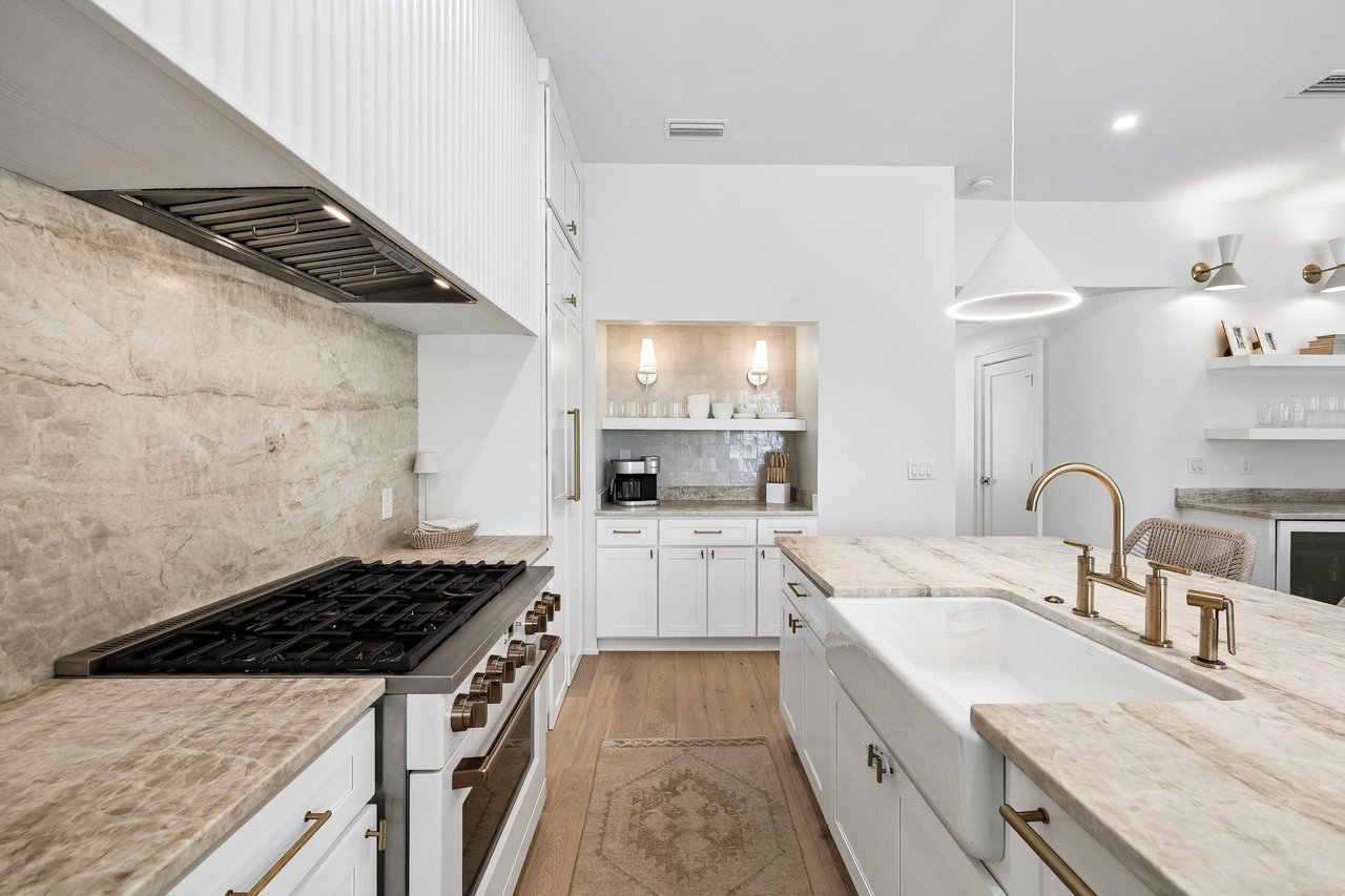 The Sand Cliffs Coastal Retreat