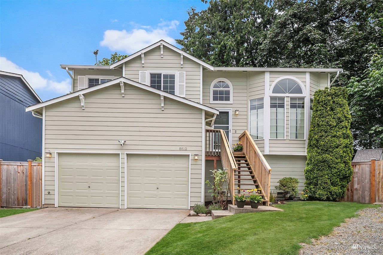 8512 5th Pl SE
