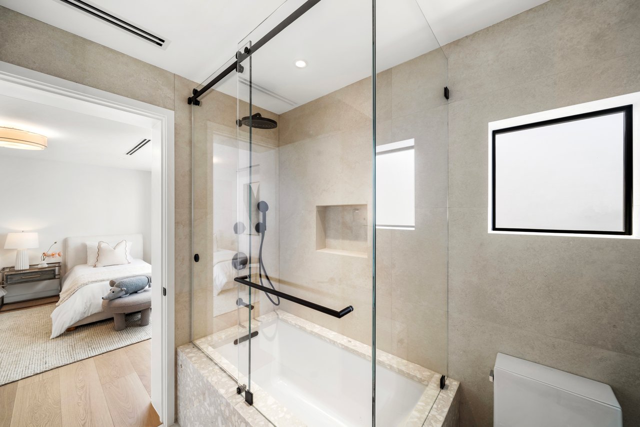 1815 Fairhaven Pl, Miami