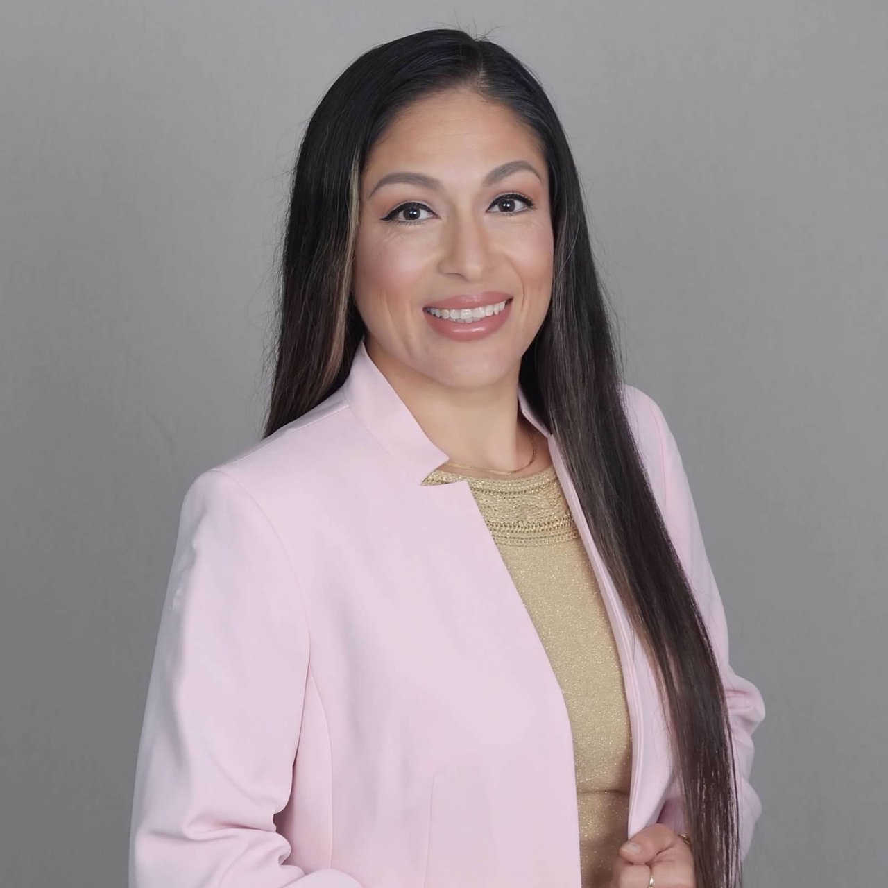 Bianca Flores Hammond, IN Real Estate Agent Headshot
