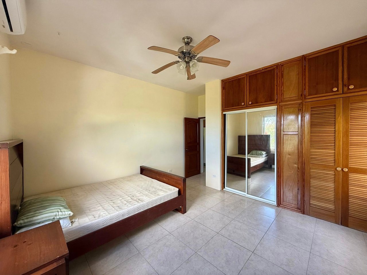 1092 Anderson Estate 2 Bedroom Apartment