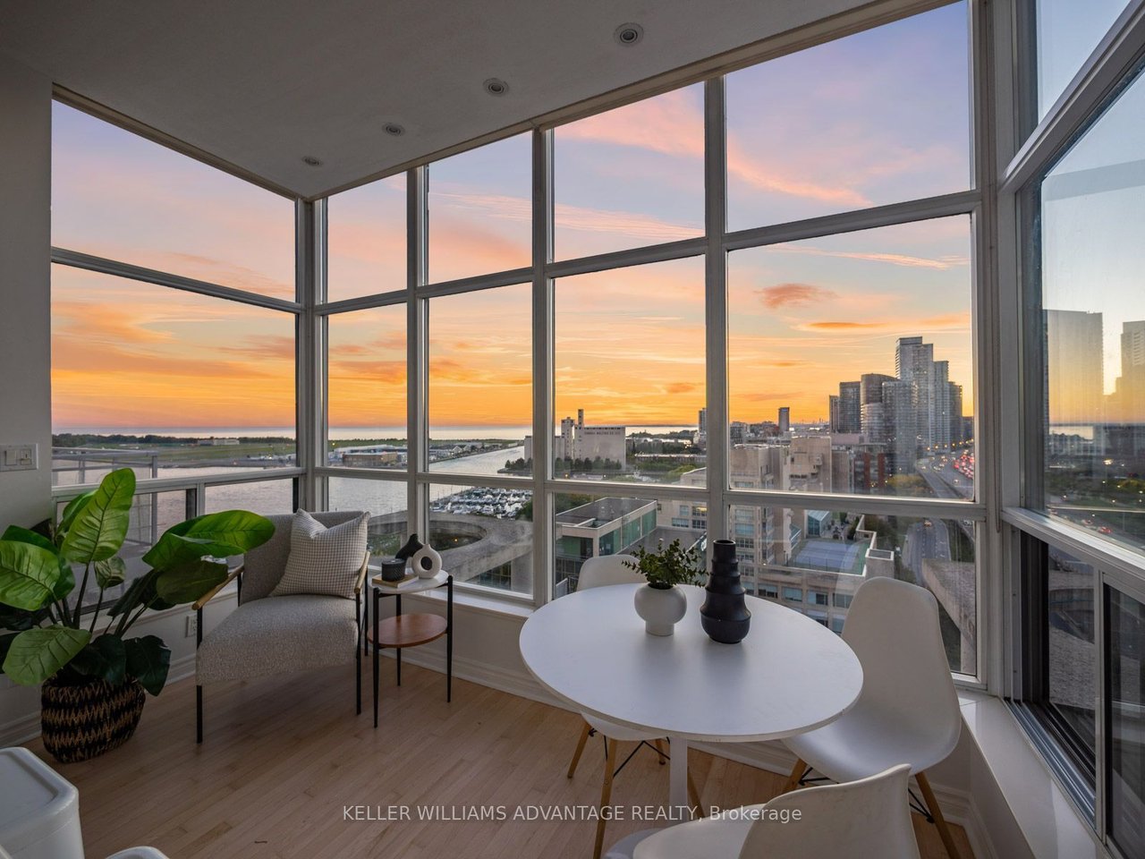 PENTHOUSE ESCAPE IN THE TOWN