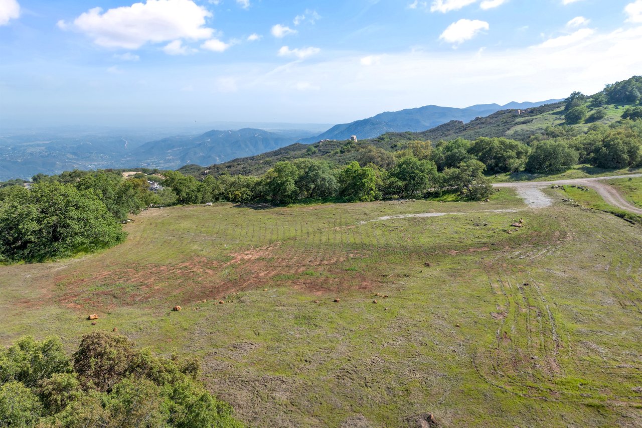 22 El Cerezo Road