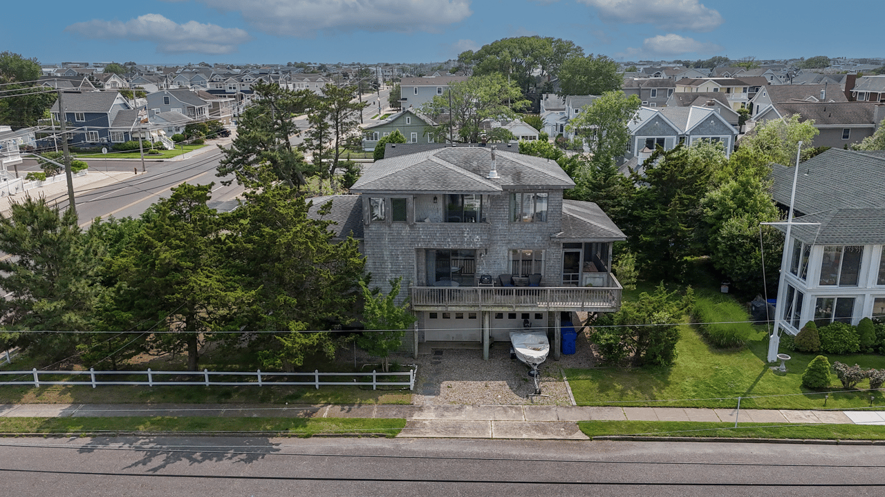 300 Norwood Avenue