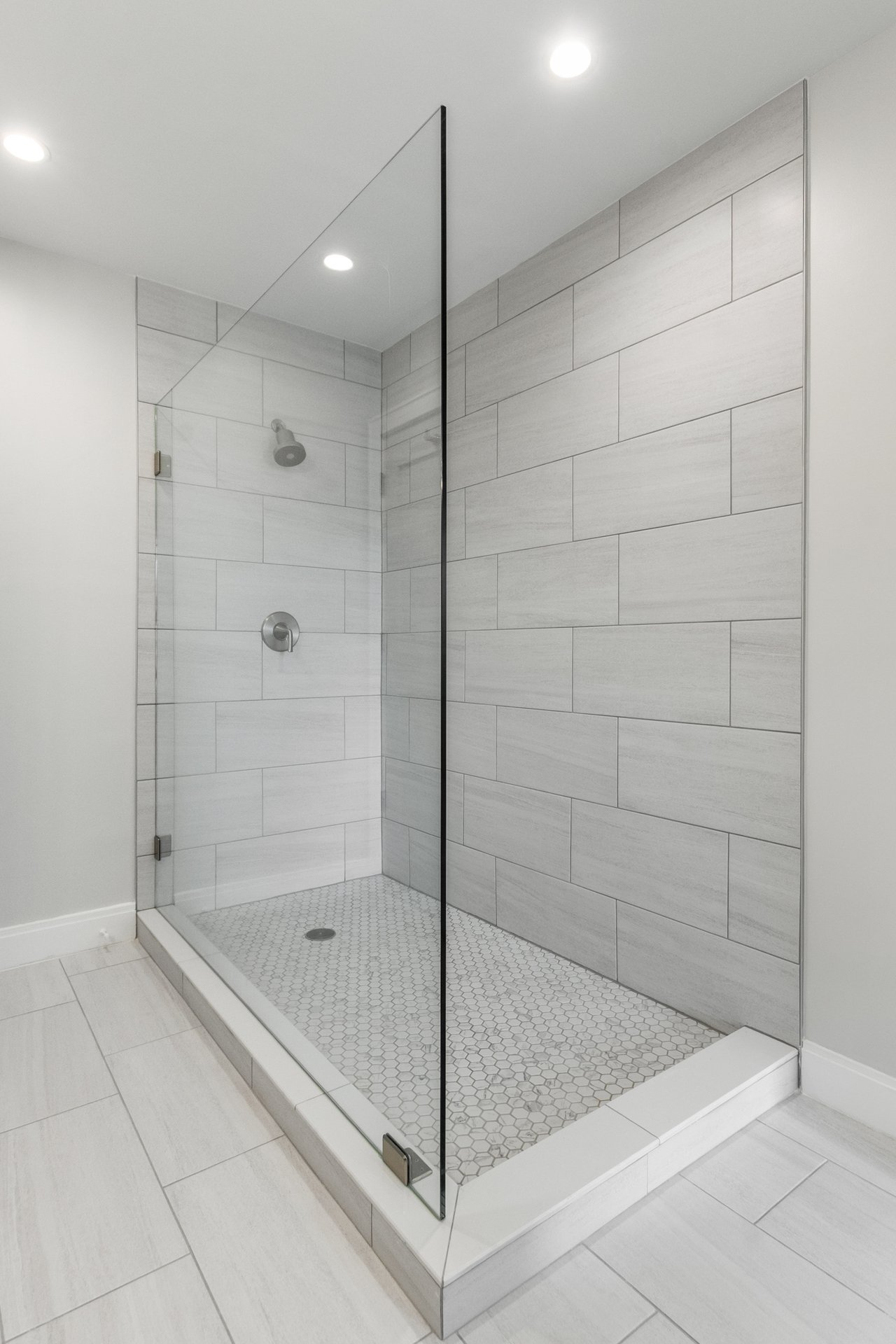 905 Juniper Street NE Unit 704