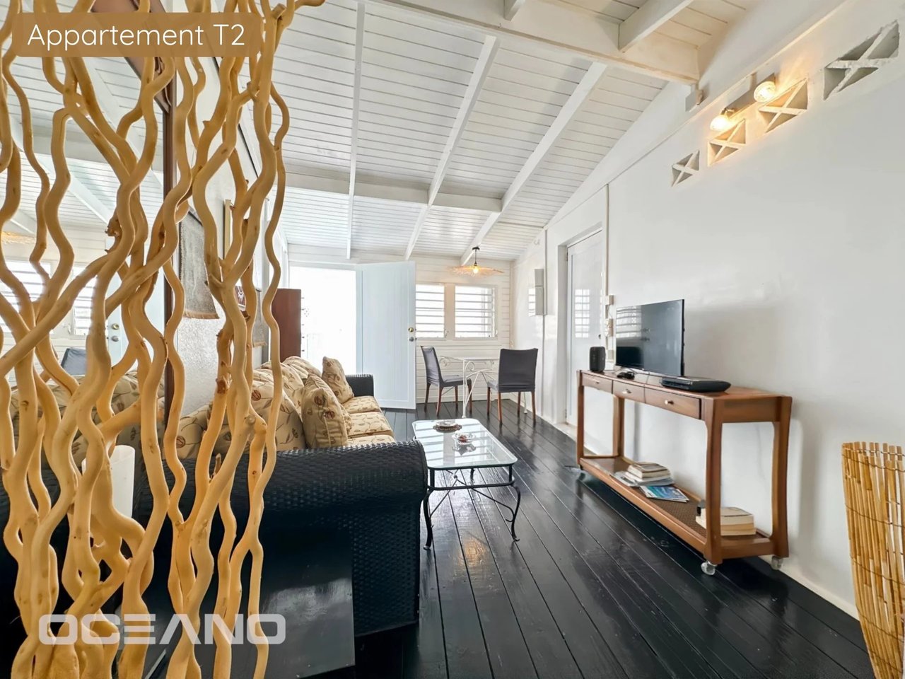 EXCLUSIVE :Set of 4 apartments – one two-bedroom apartment, two one-bedroom apartments, and one studio – IDOLEM Residence, Charm & Potential – IDOLEM Residence, Charm & Potential