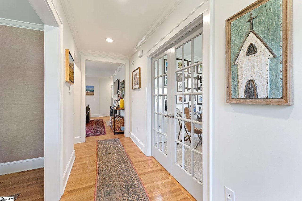 22 N Brookwood Dr