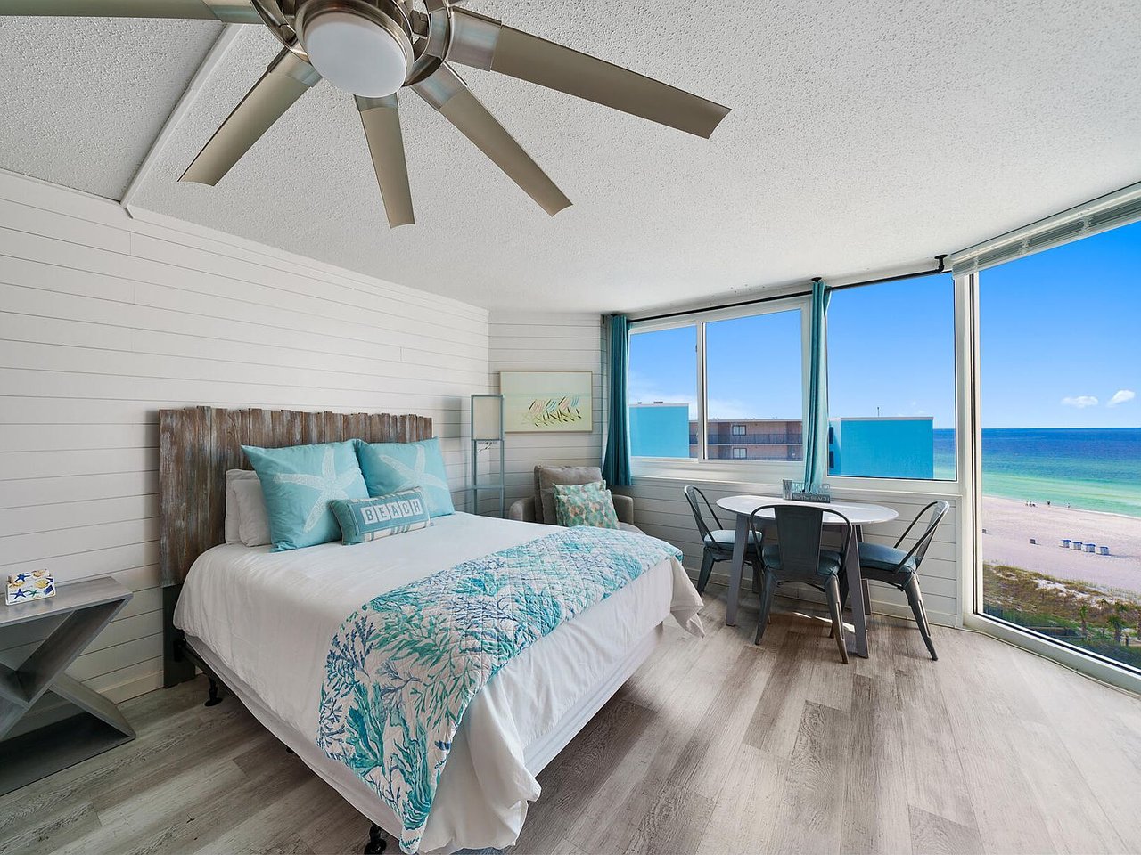 8817 S Thomas Drive, Unit A809