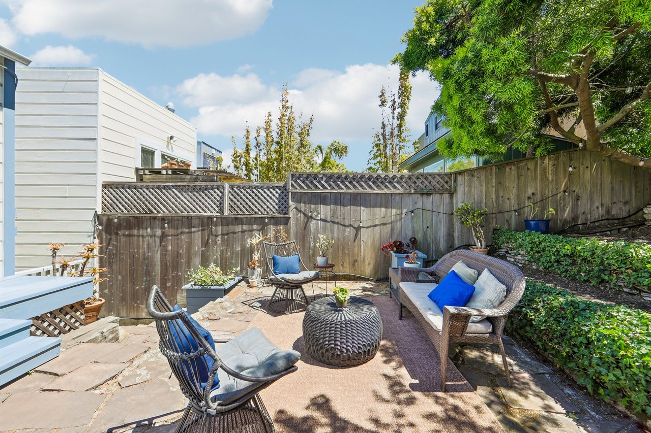 3855-A 18th Street