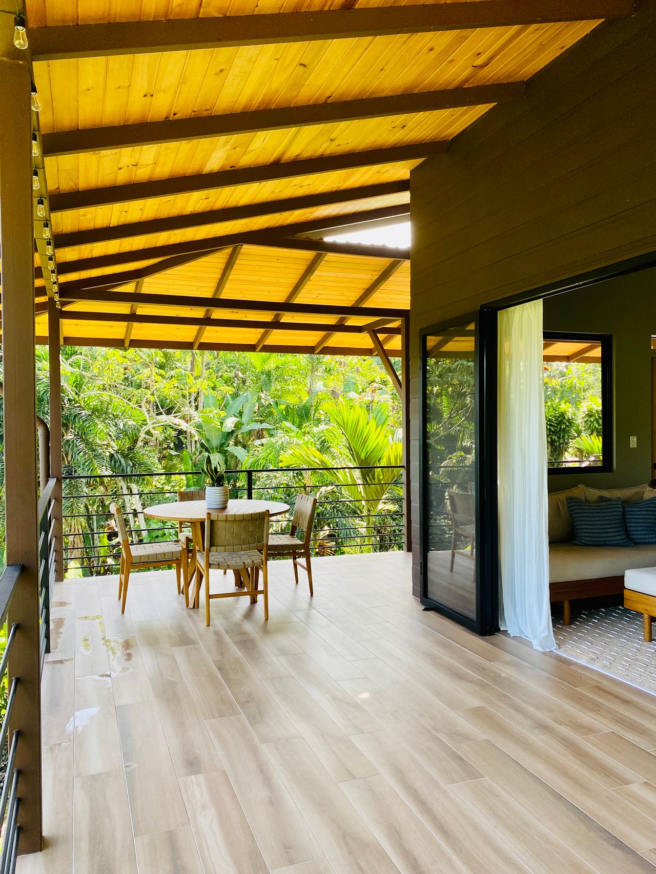 Mountain Oasis with House and Guest Cabin in Las Brisas, San Vito 