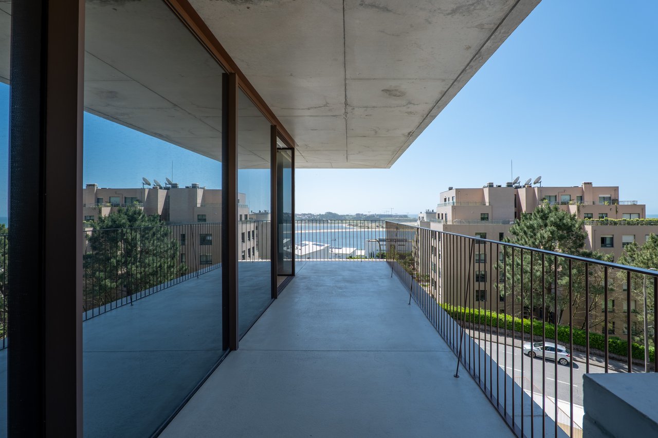 3-Bedroom Apartment with Panoramic Ocean & River Views in the iconic Foz do Douro's New Landmark - Miramar Tower 