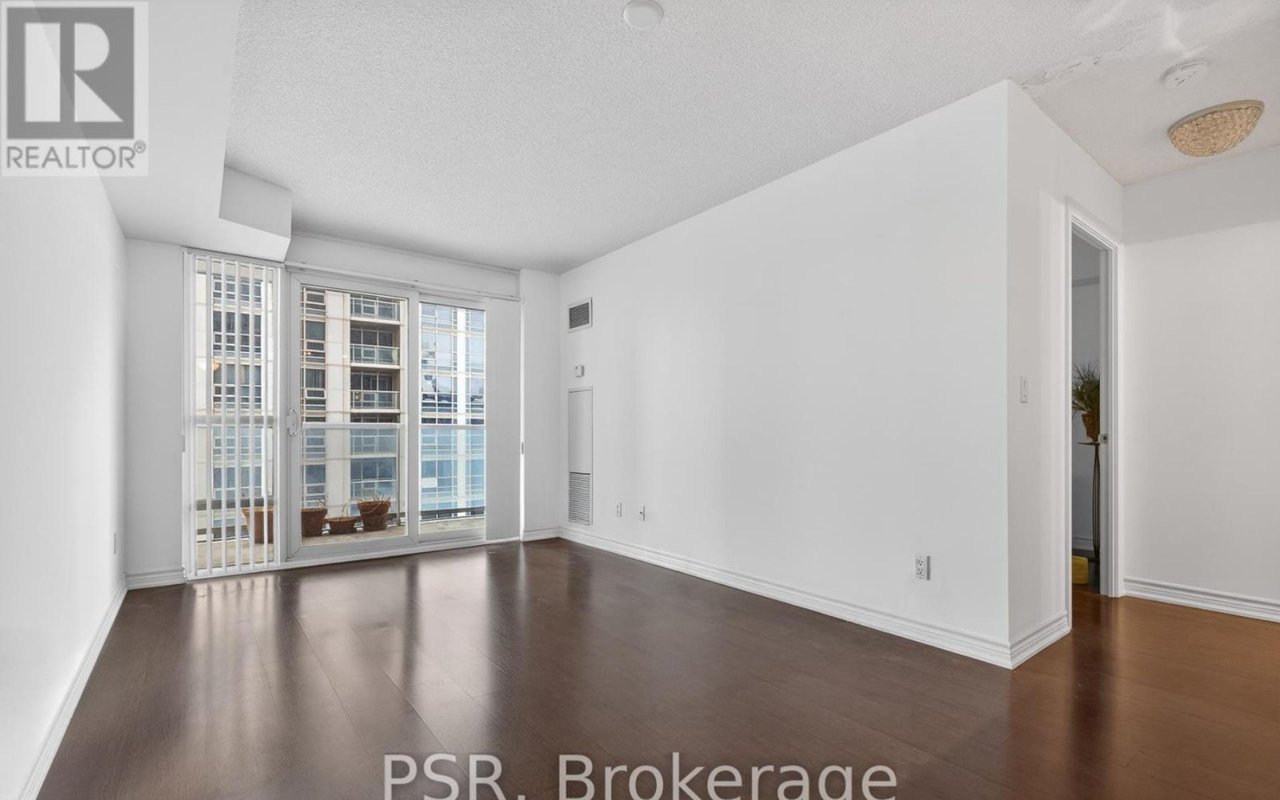 2414 - 761 Bay St