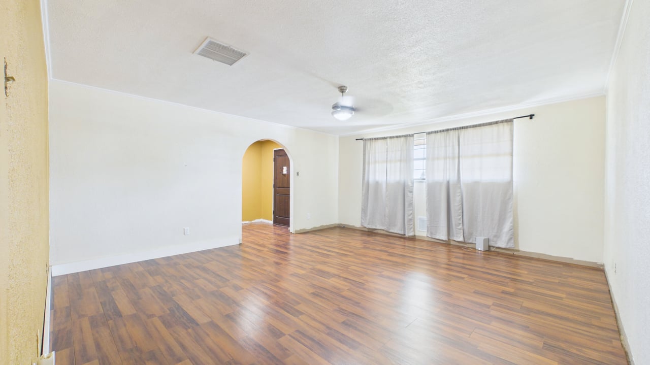 1015 W Normandy Dr