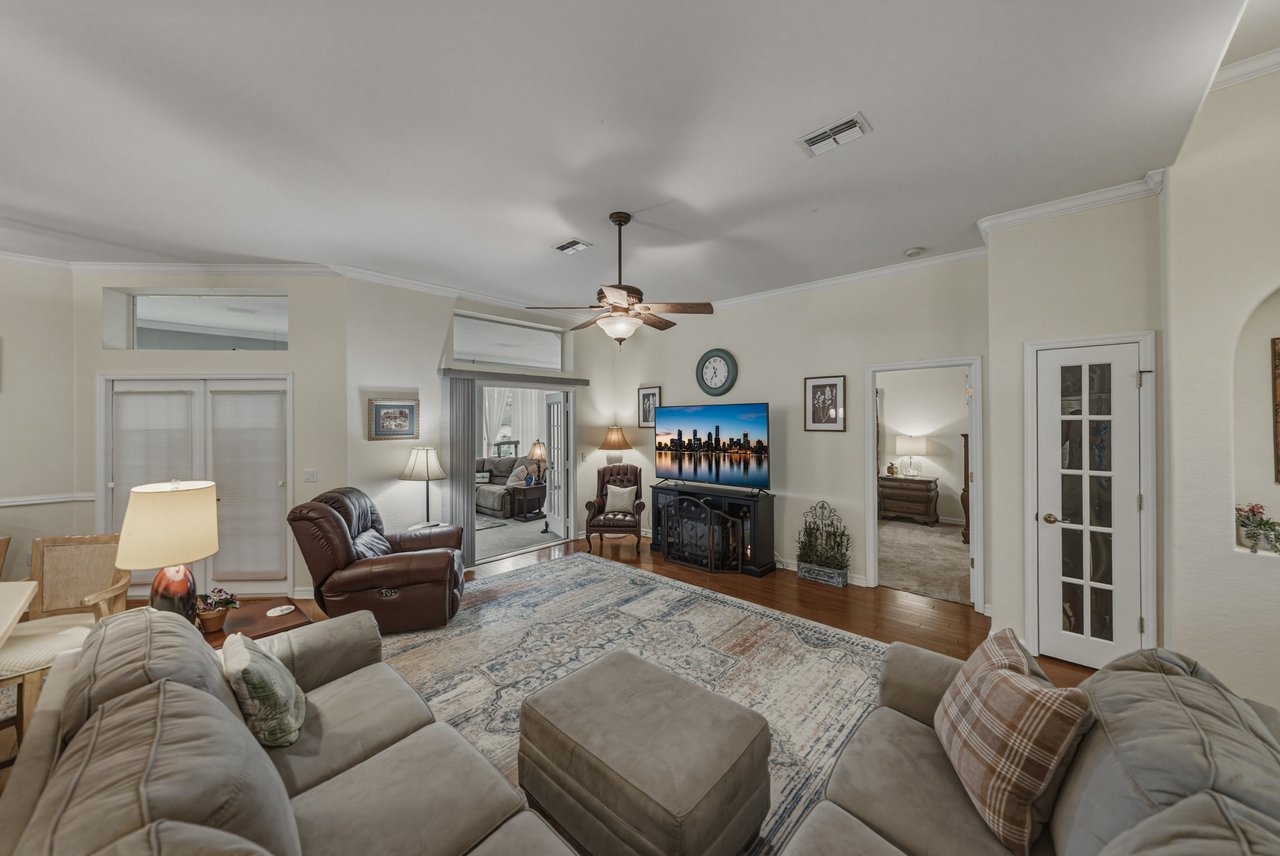 12215 WOODLANDS CIR