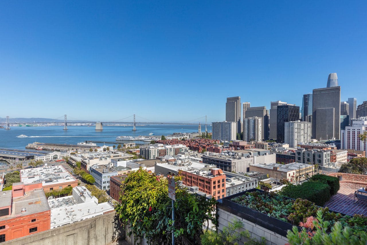 Jewel Box Home With Bridge Bay Views