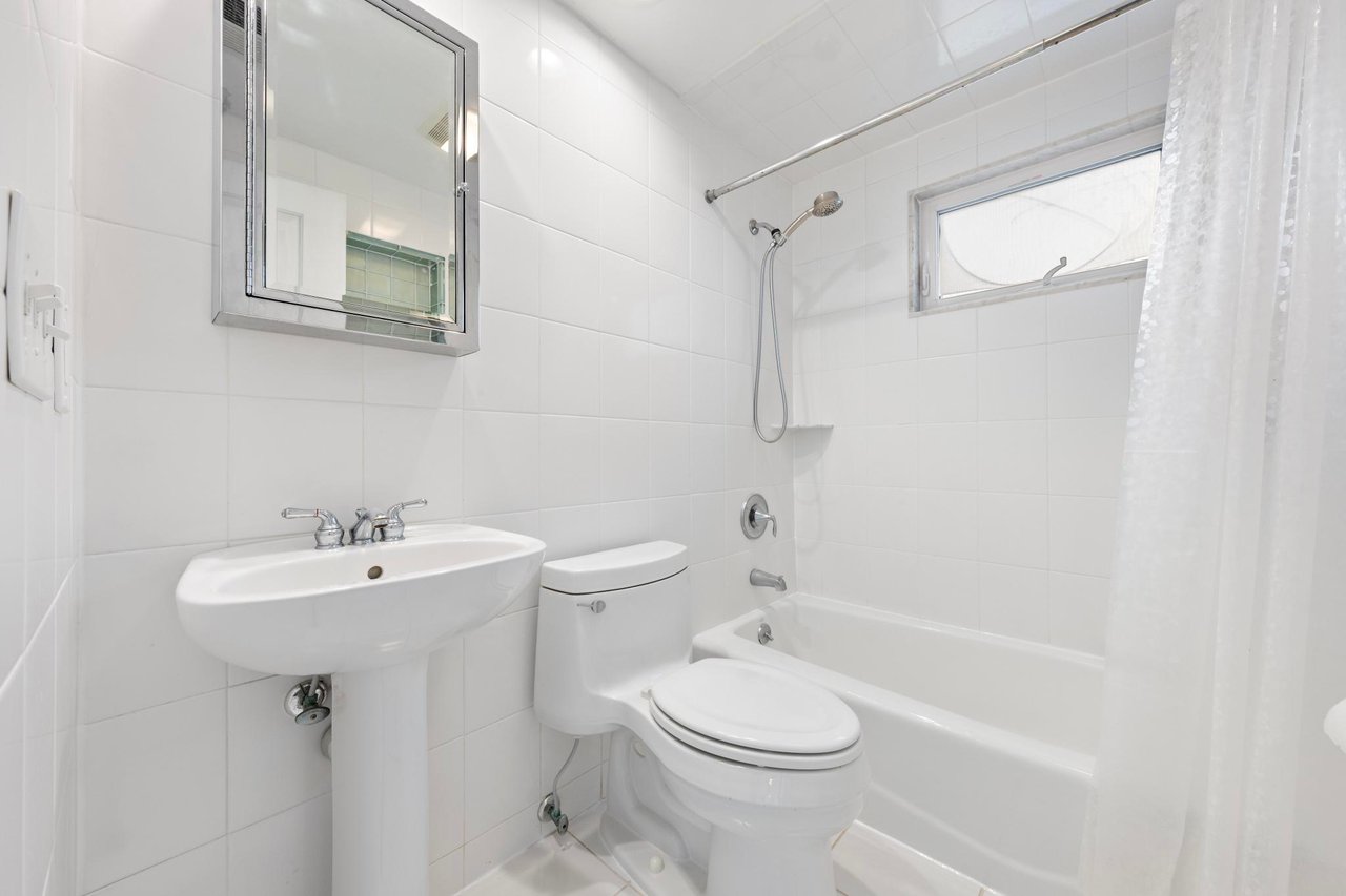 25 Joan Rd, Long Beach Township - Pet Friendly 