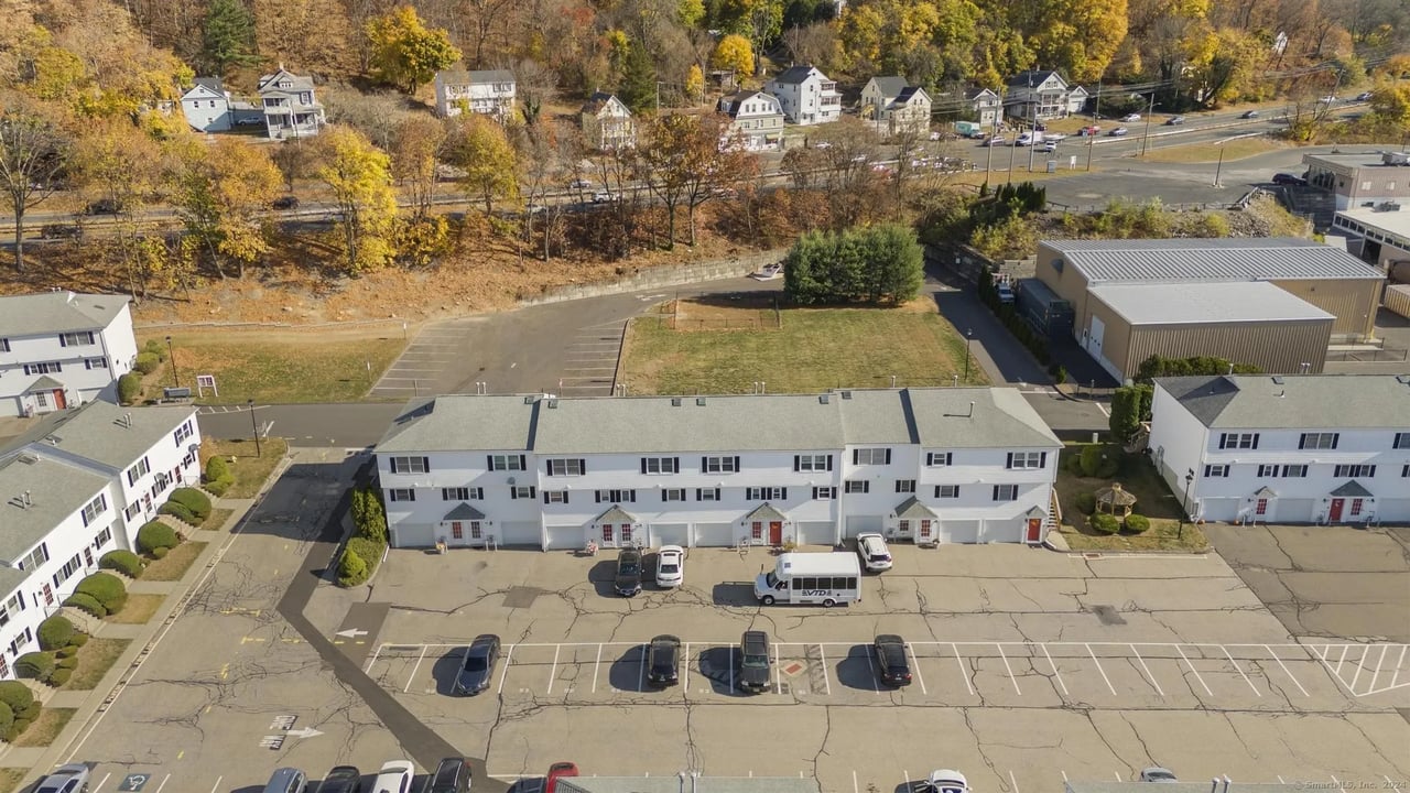 46 Commodore Commons 46