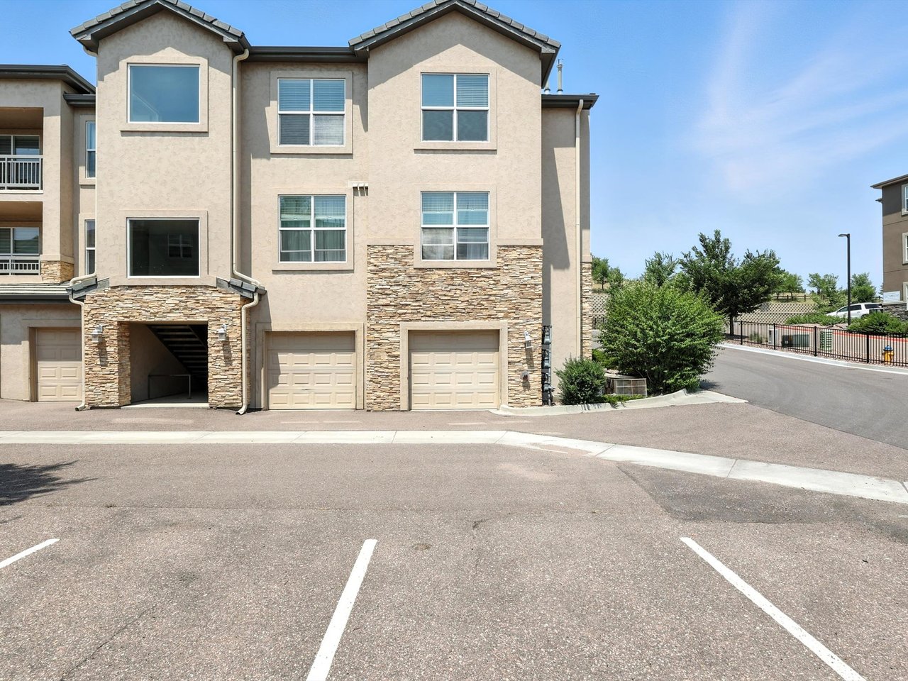 605 Cougar Bluff Point 210