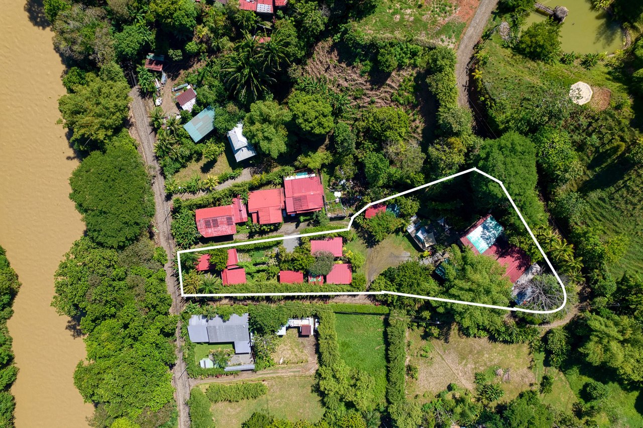 DOMINICAL HOTEL OR RETREAT WITH 11 RENTALS PLUS OWNER’S HOME