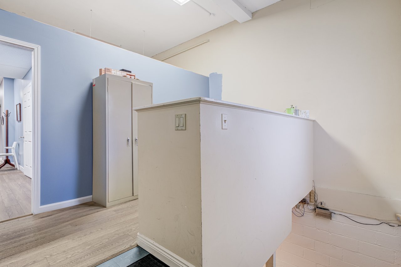 Commercial Property On Bloor St W - The Kingsway 