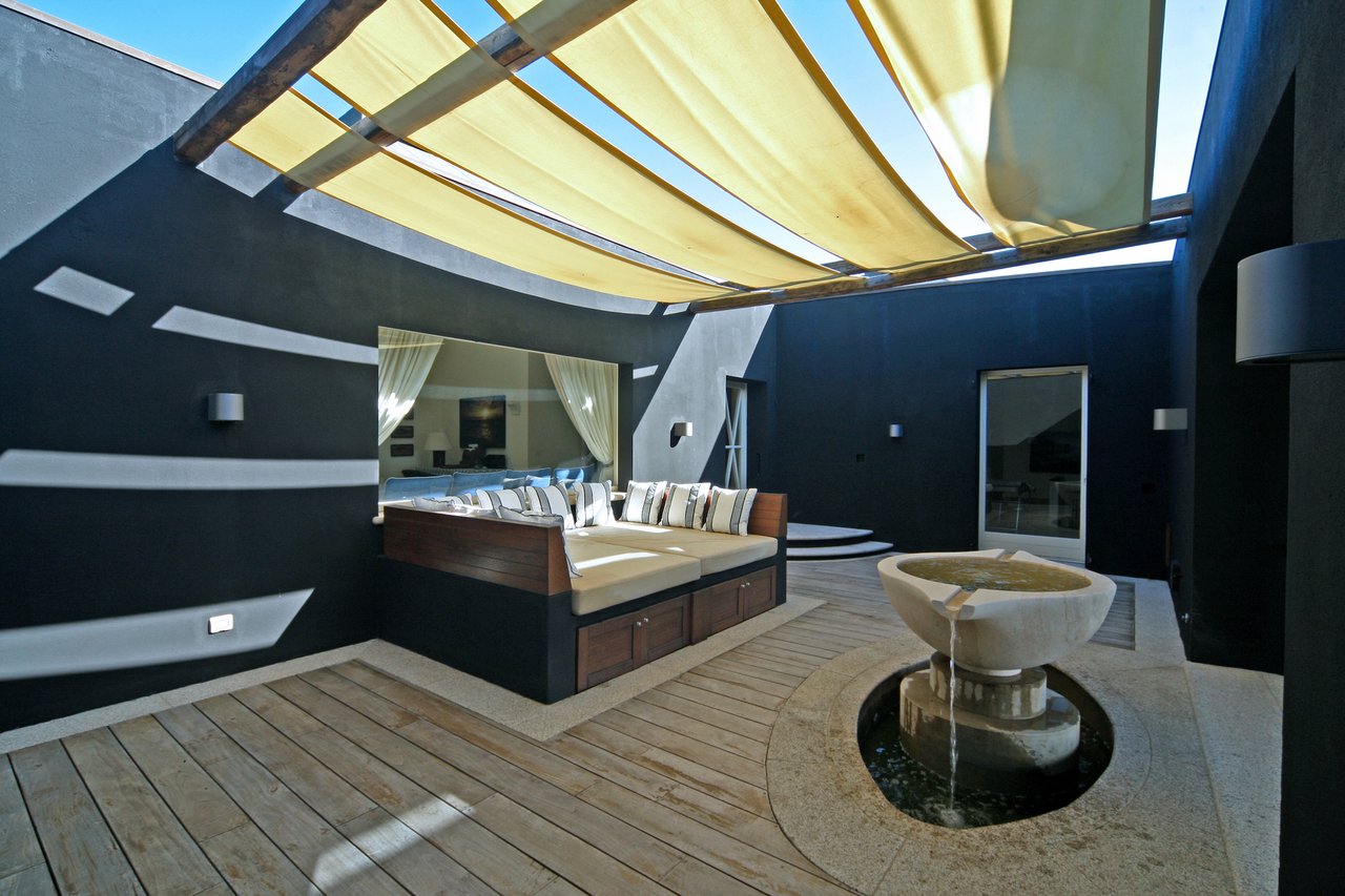 Breathtaking Beachfront Vacation Villa